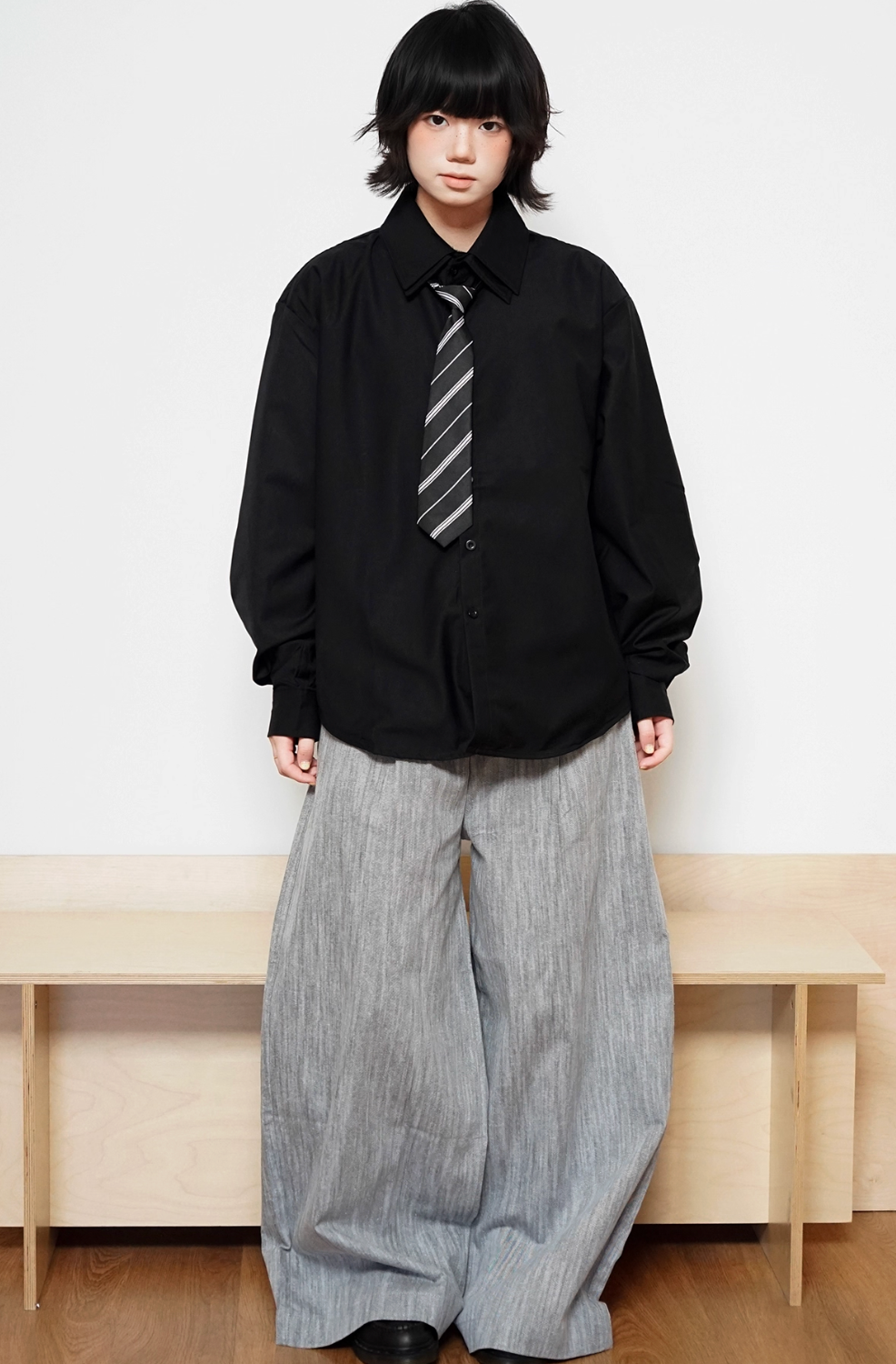 コットンリネン・テクスチャー・ワイドフレアパンツ N6062