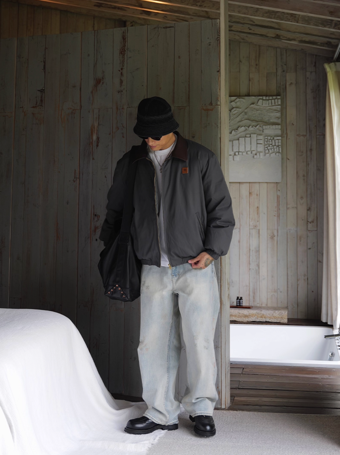 アーティザナル・ウォッシュ / カーブド・ストレートデニム N6128