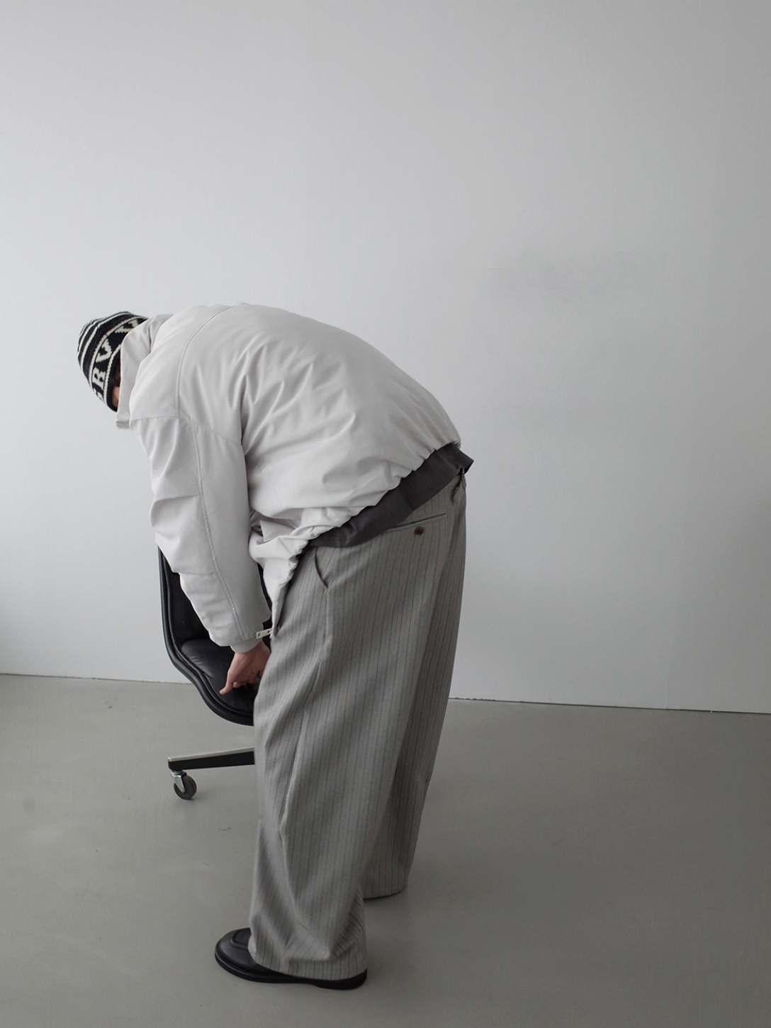 ミニマル・ボリュームダウンブルゾン N6197