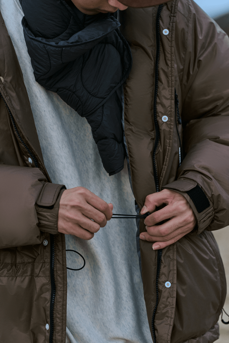 【700FP】機能性ダウン outdoor down jacket N4629 - NNine