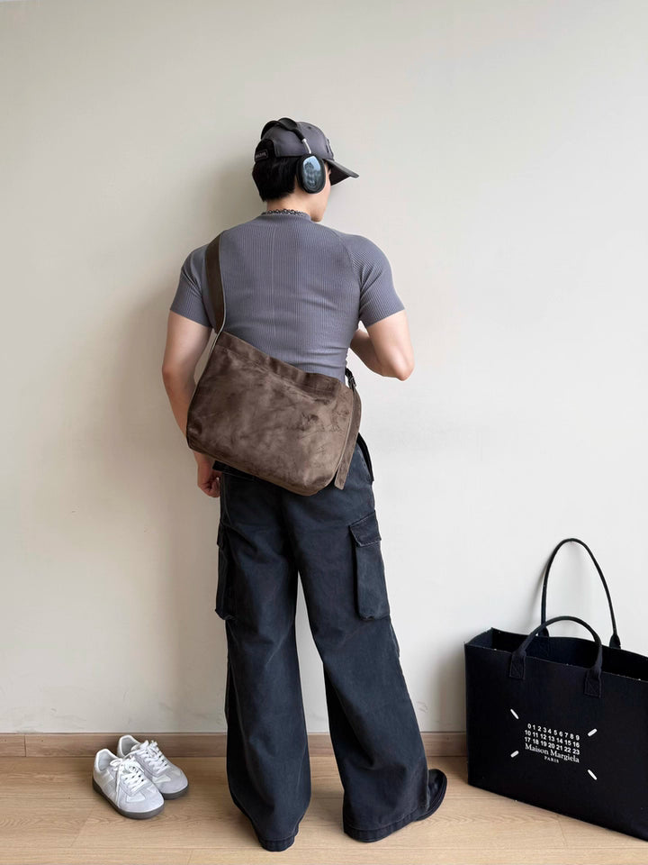 スエードメッセンジャーバッグ レザー / Suede Messenger Bag N5567