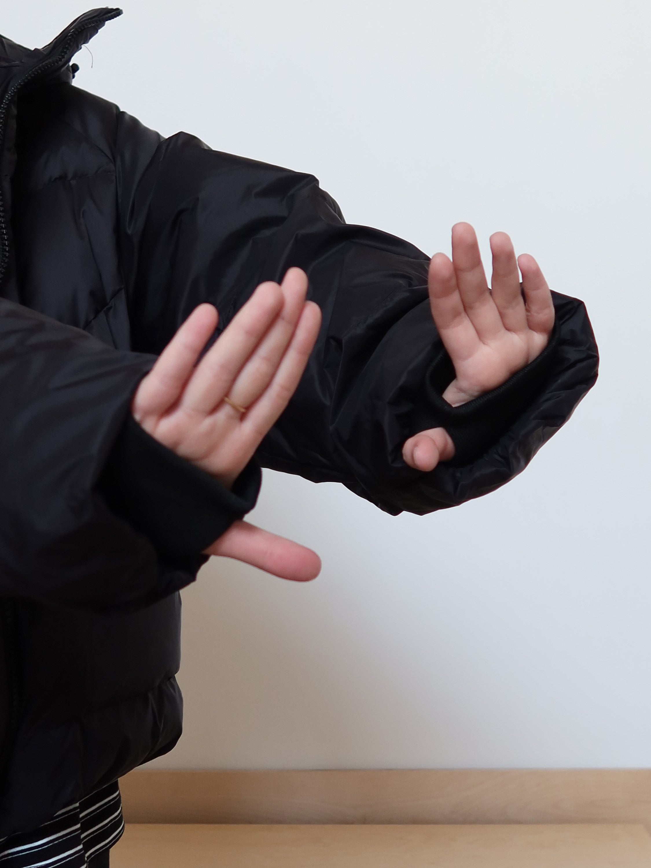 ダブルカフス仕様 90%ダックダウン フーデッドコート N6377