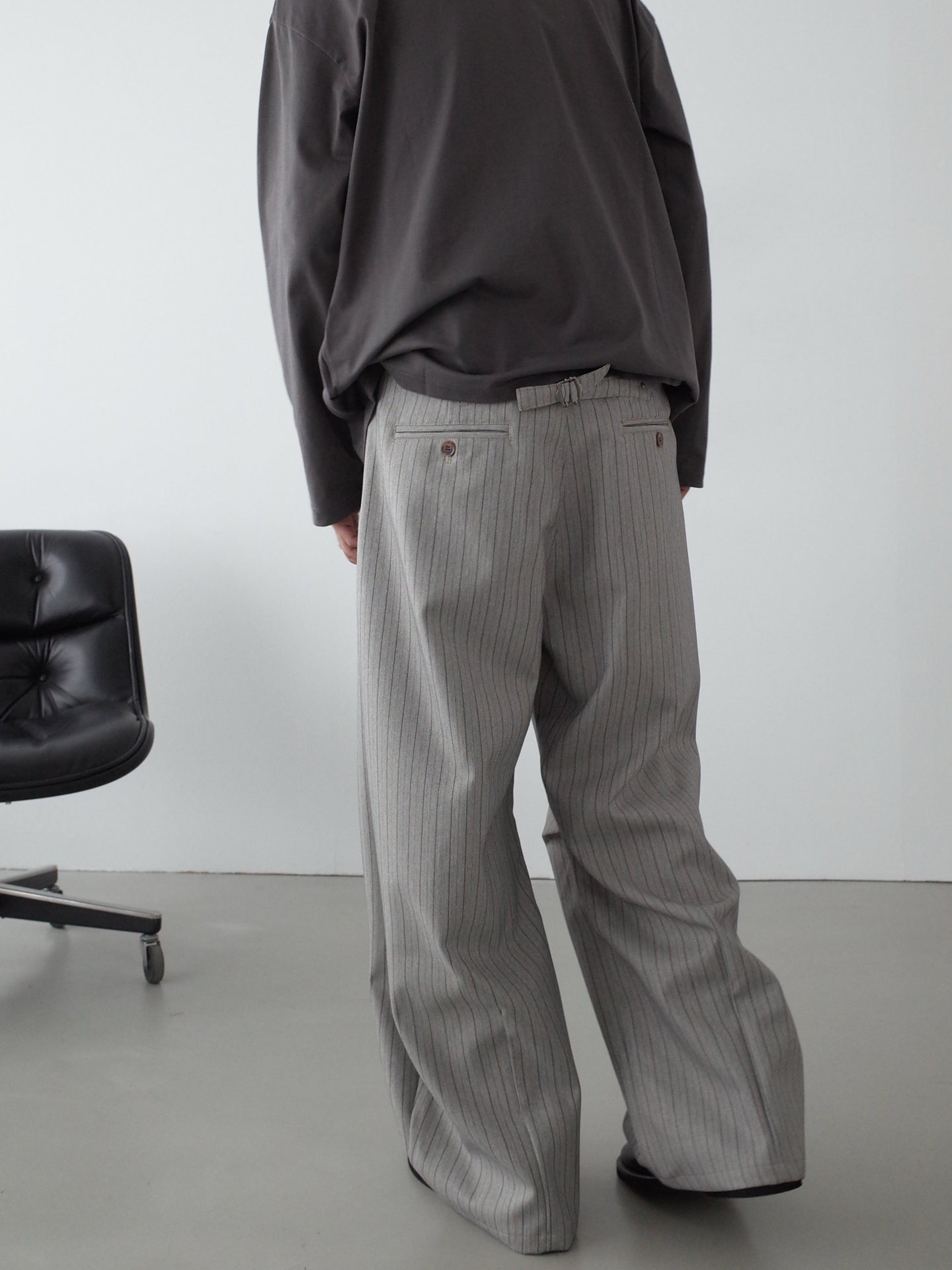 ストライプ弯刀ワイド パリボタンリラックススラックス N6137