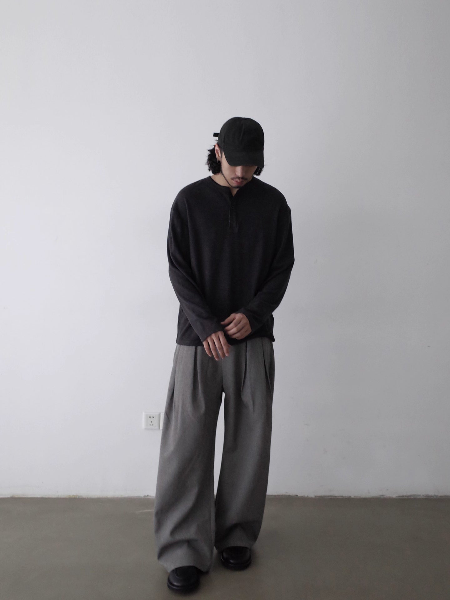 ディープツータック・ワイドカーブスラックス N6078