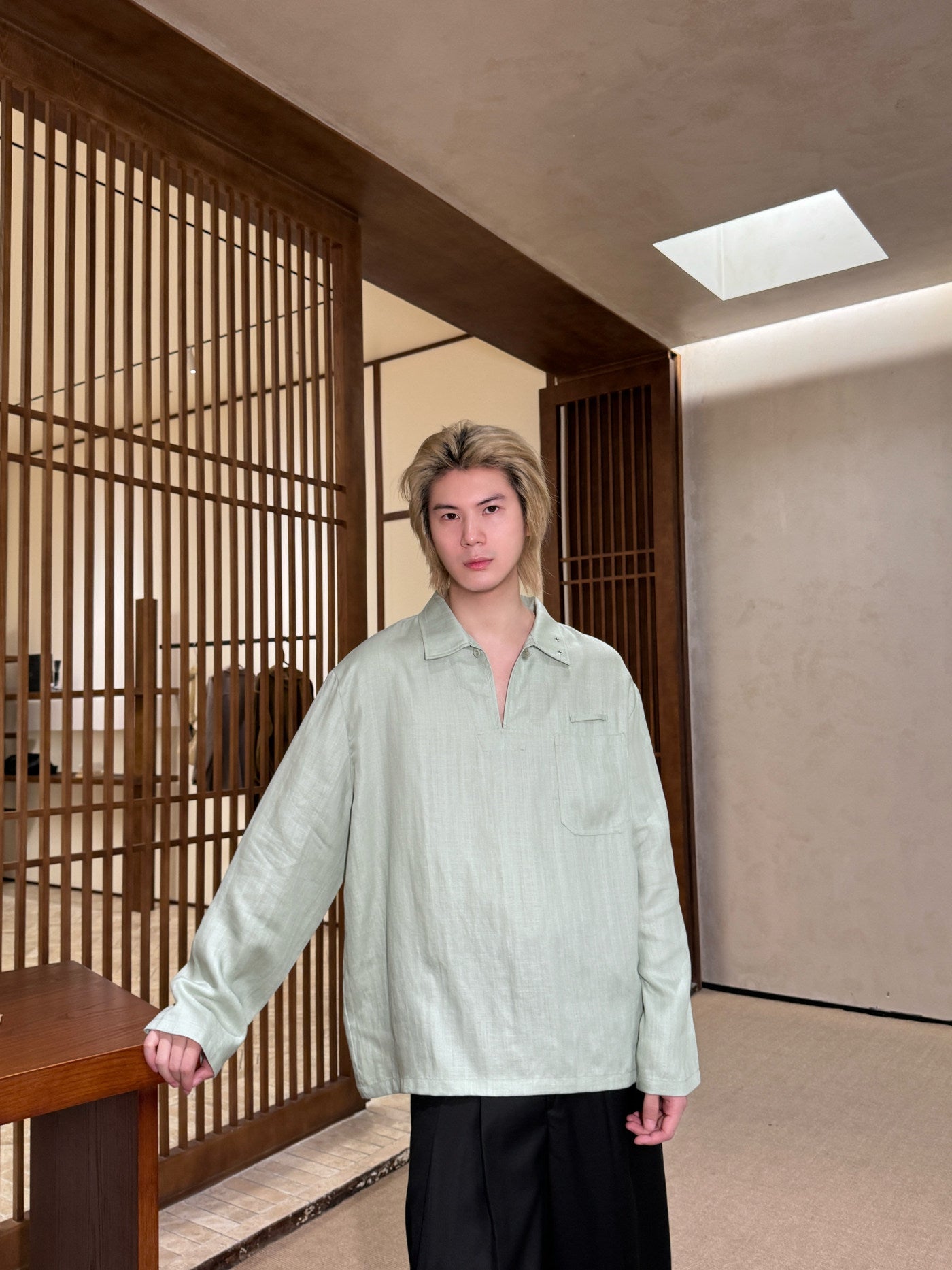 リネン混 ヘリンボーン Vネック オーバーシャツ N6844