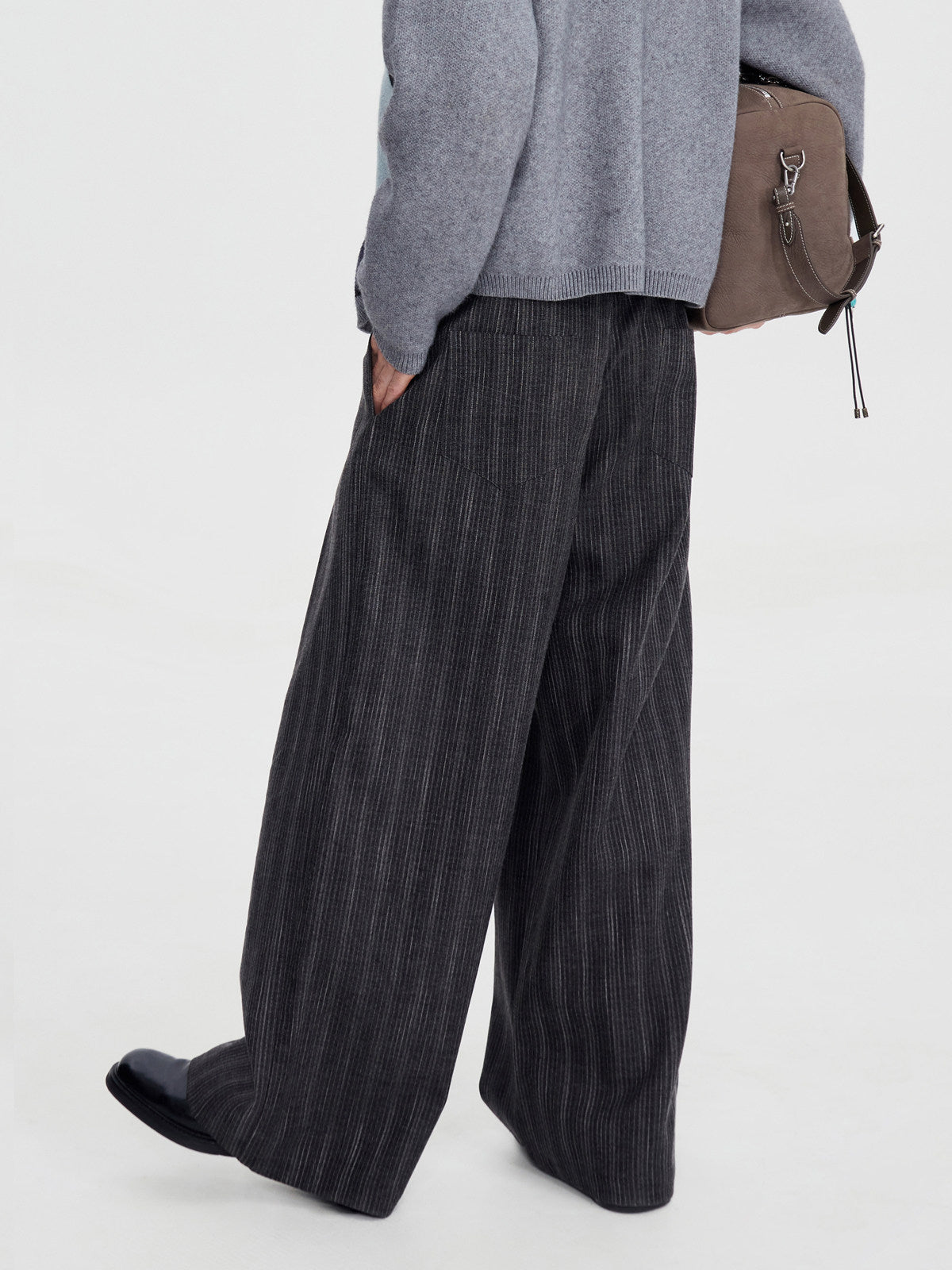 チャコールピンストライプ ドレープワイドスラックス N6610