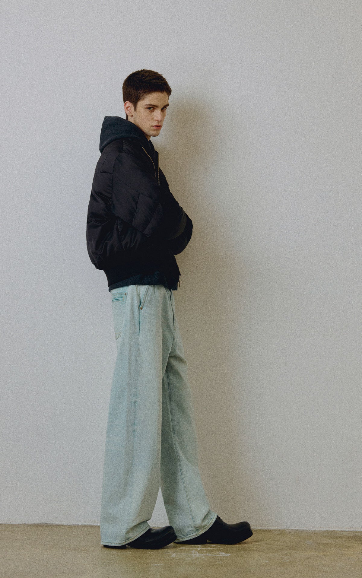 BEHALF クリームアイスブルー ワイドストレートデニム N6604