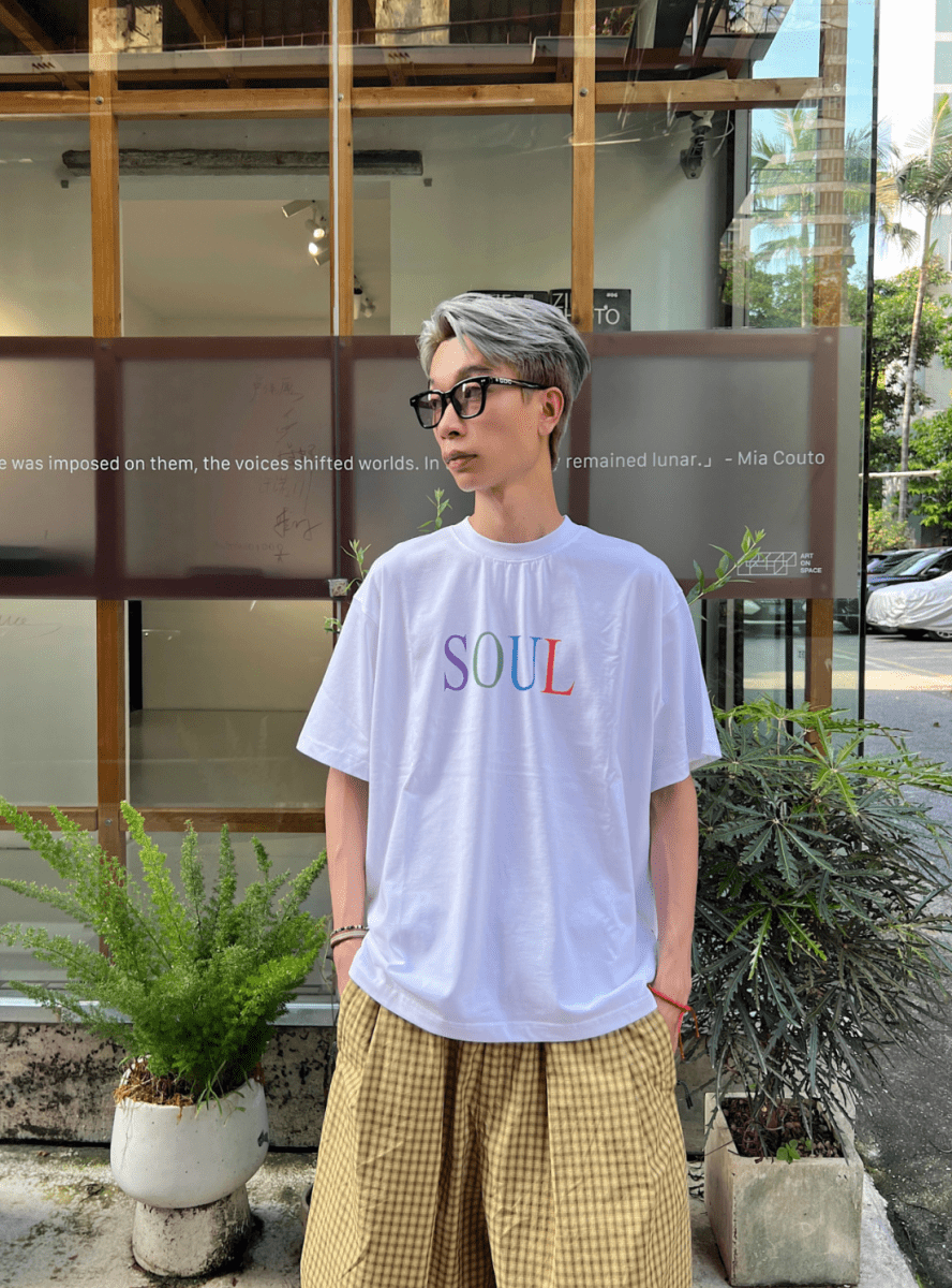 マルチカラーロゴ・プリントTシャツ N5755 - ファッション通販NNine(ナイン)