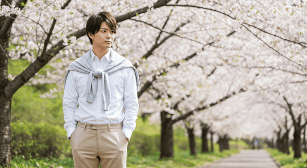 20代メンズ必見！春のトレンドスラックスコーデで大人っぽく着こなす - ファッション通販NNine（ナイン）