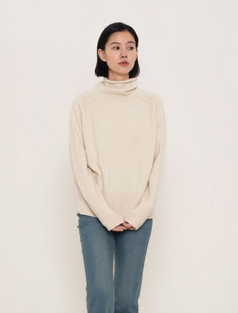 turtleneck sweater   N4680