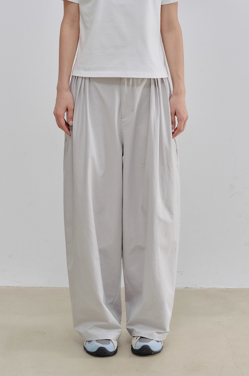 軽量 ワイドタック ナイロン バルーンパンツ / Light grey wide leg pants   N5576
