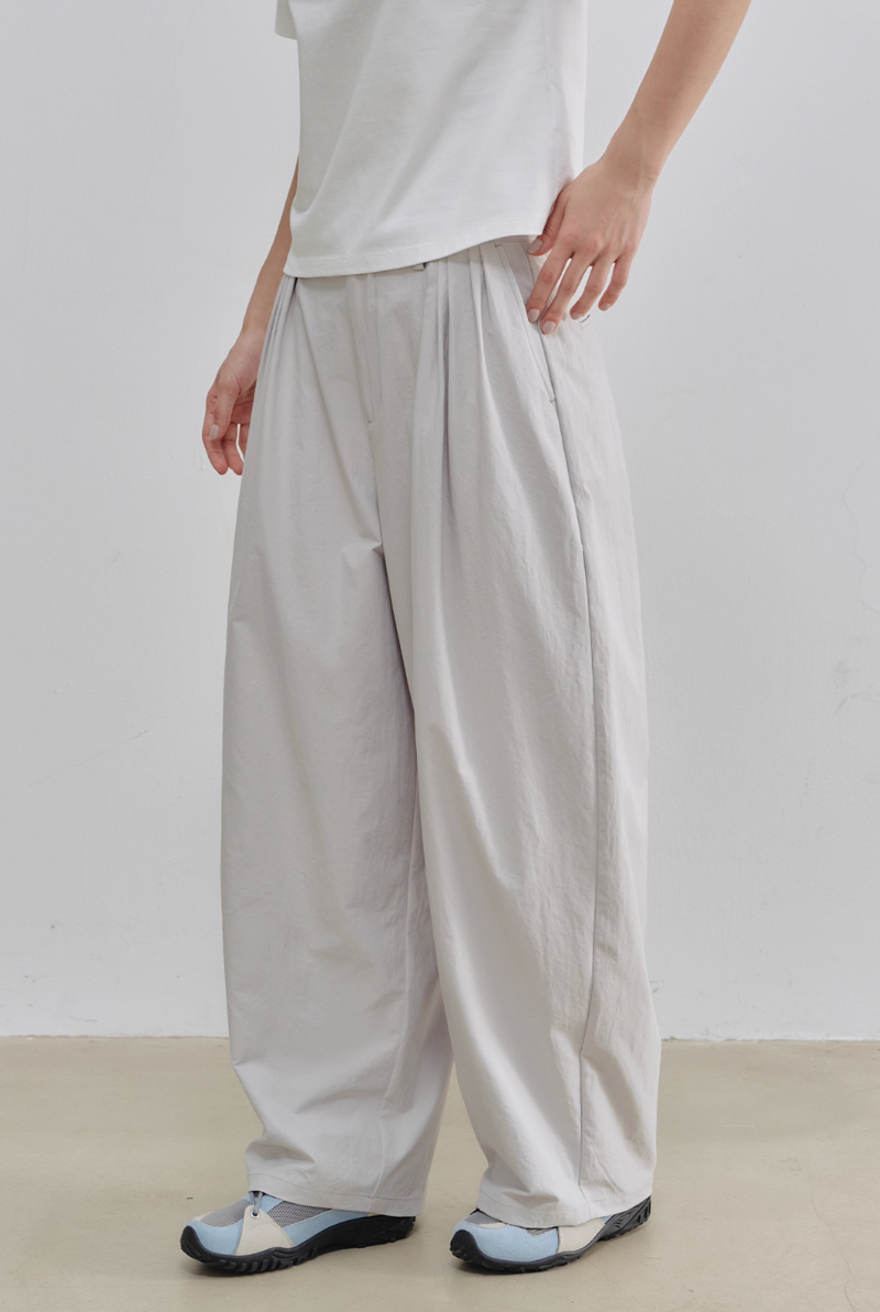 軽量 ワイドタック ナイロン バルーンパンツ / Light grey wide leg pants   N5576