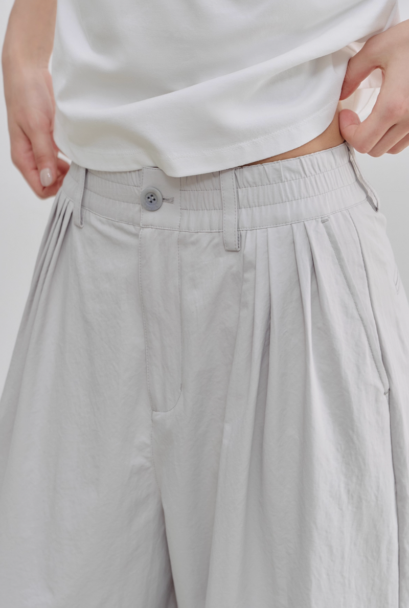 軽量 ワイドタック ナイロン バルーンパンツ / Light grey wide leg pants   N5576