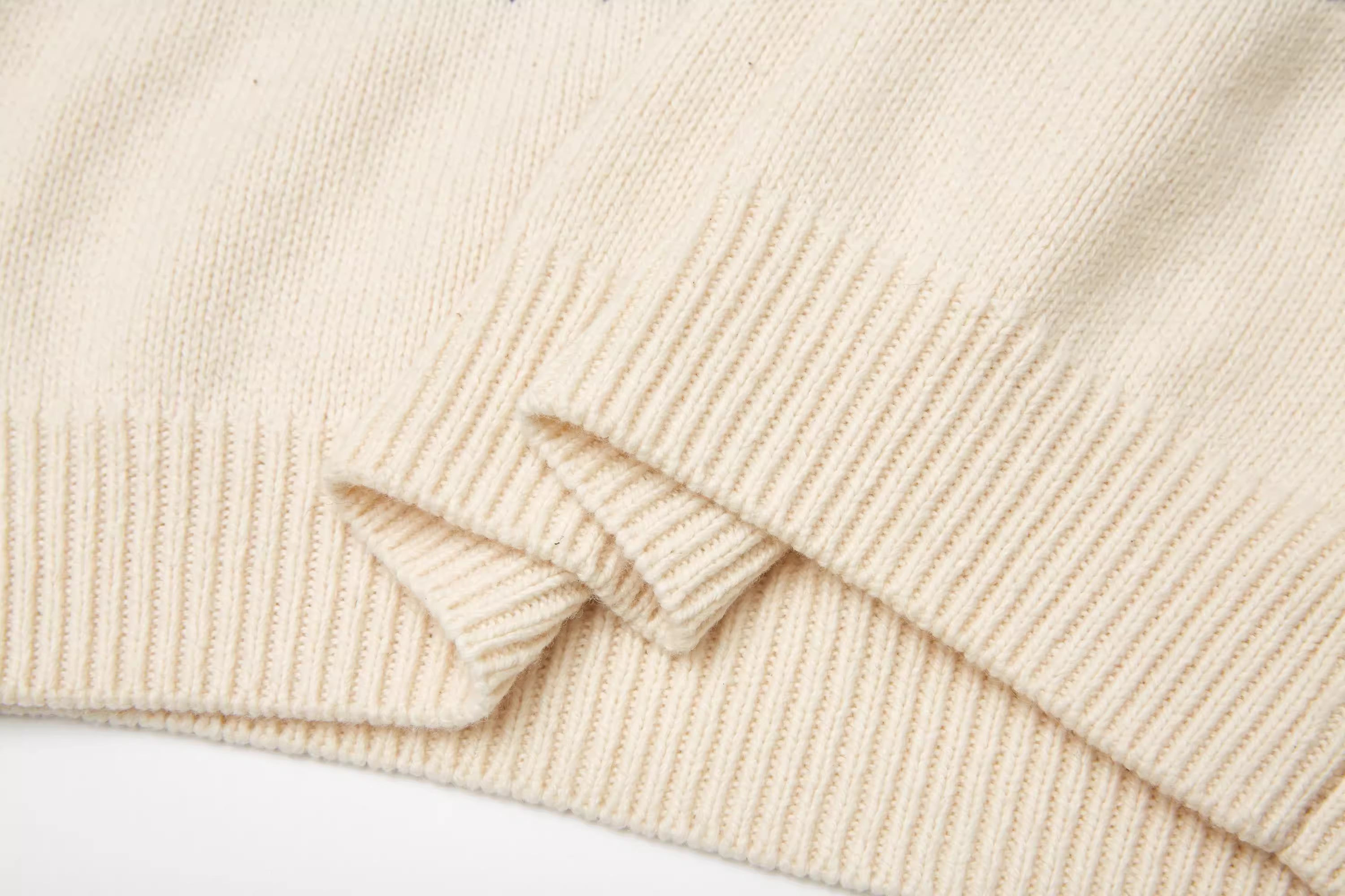 ペンギンモチーフ・フェアアイルヘンリーニット N6037