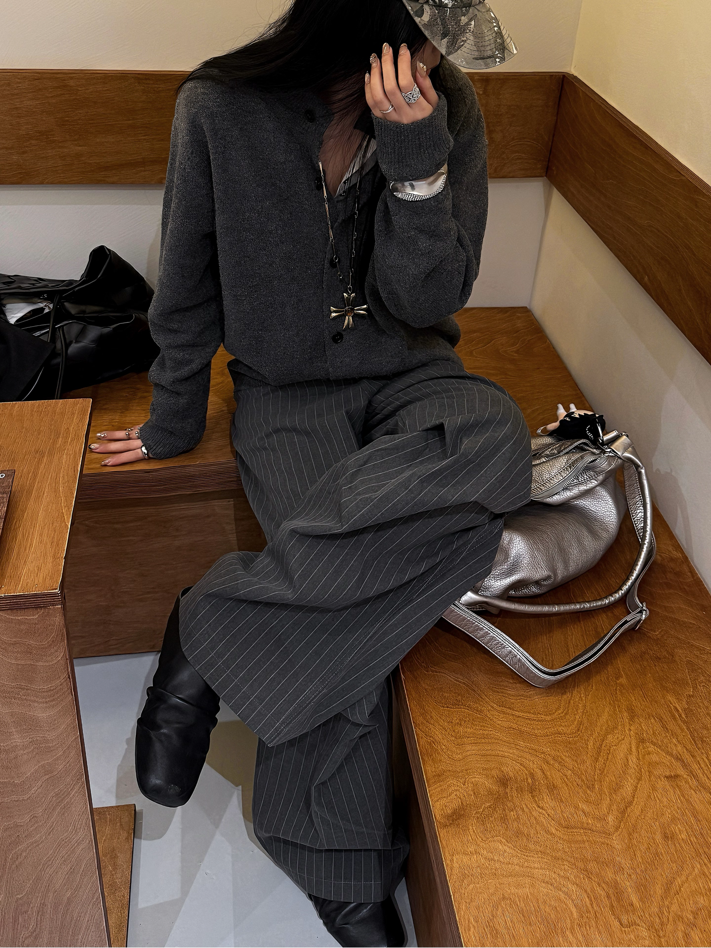 340G ピンストライプスラックス　N6108