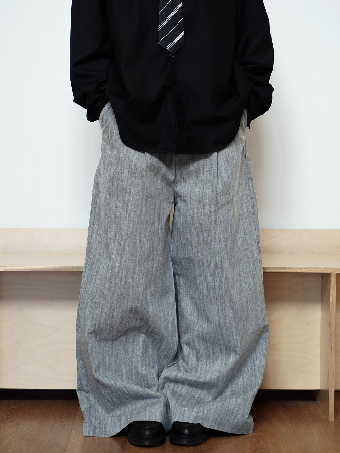 コットンリネン・テクスチャー・ワイドフレアパンツ N6062