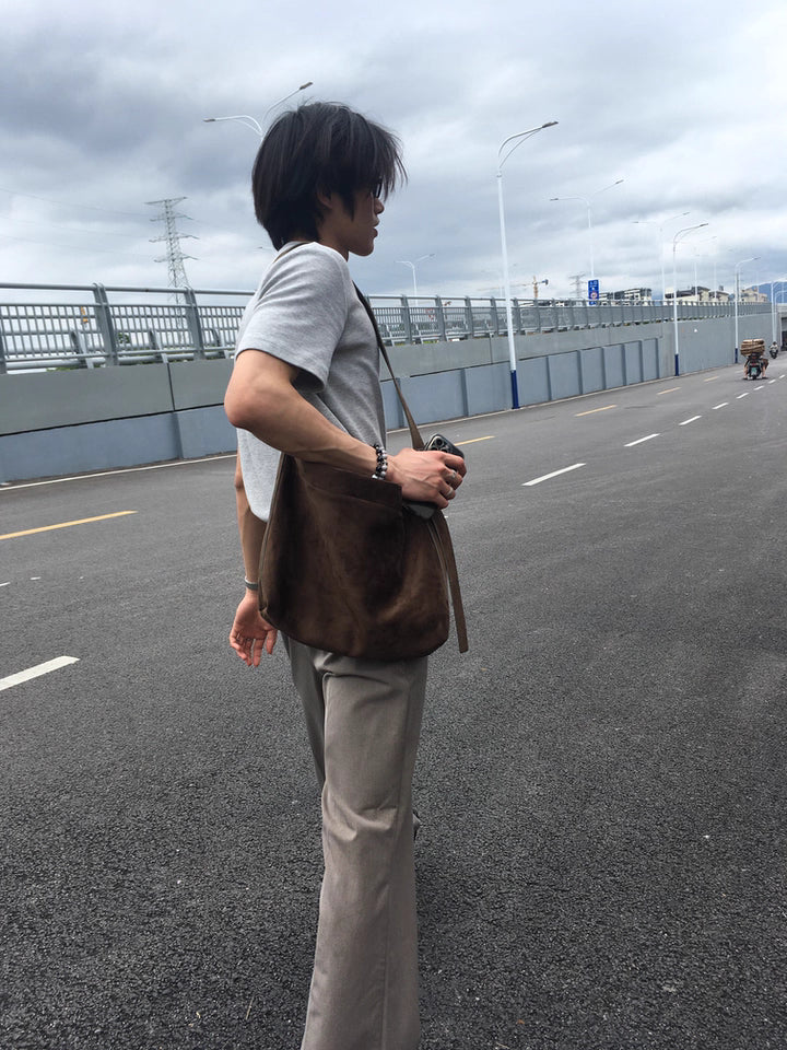 スエードメッセンジャーバッグ レザー / Suede Messenger Bag N5567