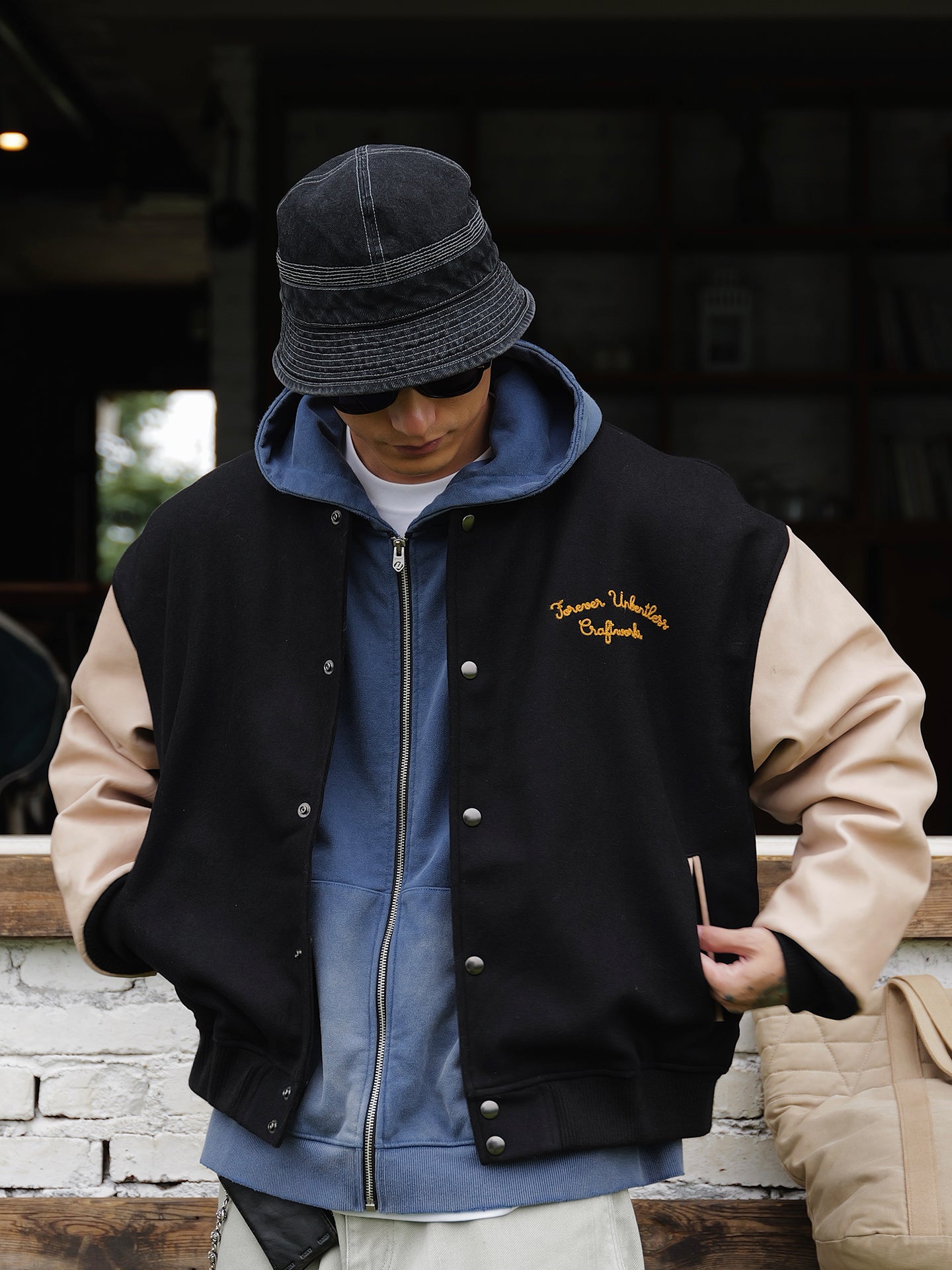 鶴刺繍ウール×レザー 混紡バーシティジャケット　N6252