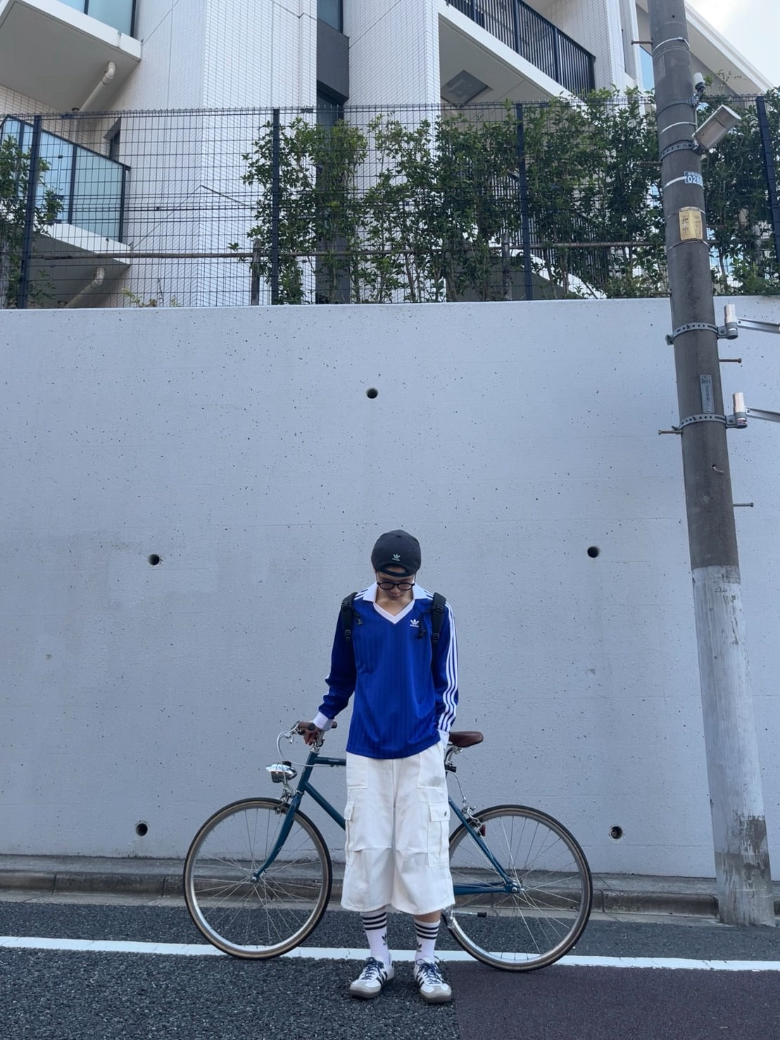ワイドフィット・クロップドカーゴパンツ　AK001