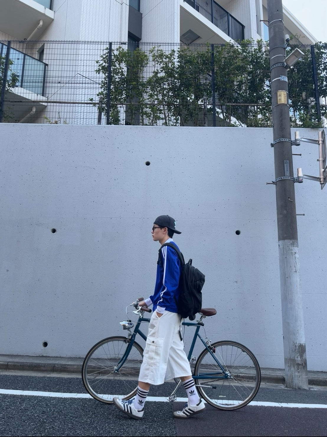 ワイドフィット・クロップドカーゴパンツ　AK001