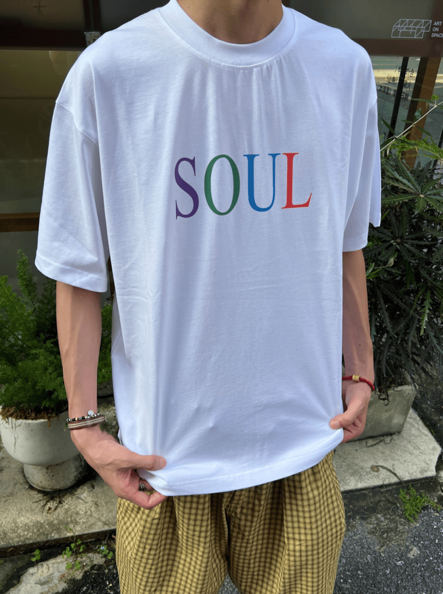 マルチカラーロゴ・プリントTシャツ N5755 - ファッション通販NNine（ナイン）
